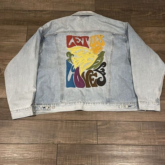 NWT Levi’s Premium Limited Edition Pride Jean Jacket Embroidered “Let Us Love" L - Picture 1 of 16
